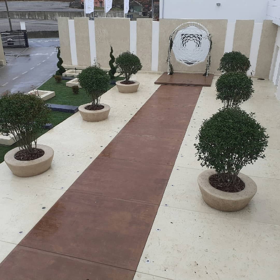 Uređenje oko restorana i kafića Internacional Dekor Plan